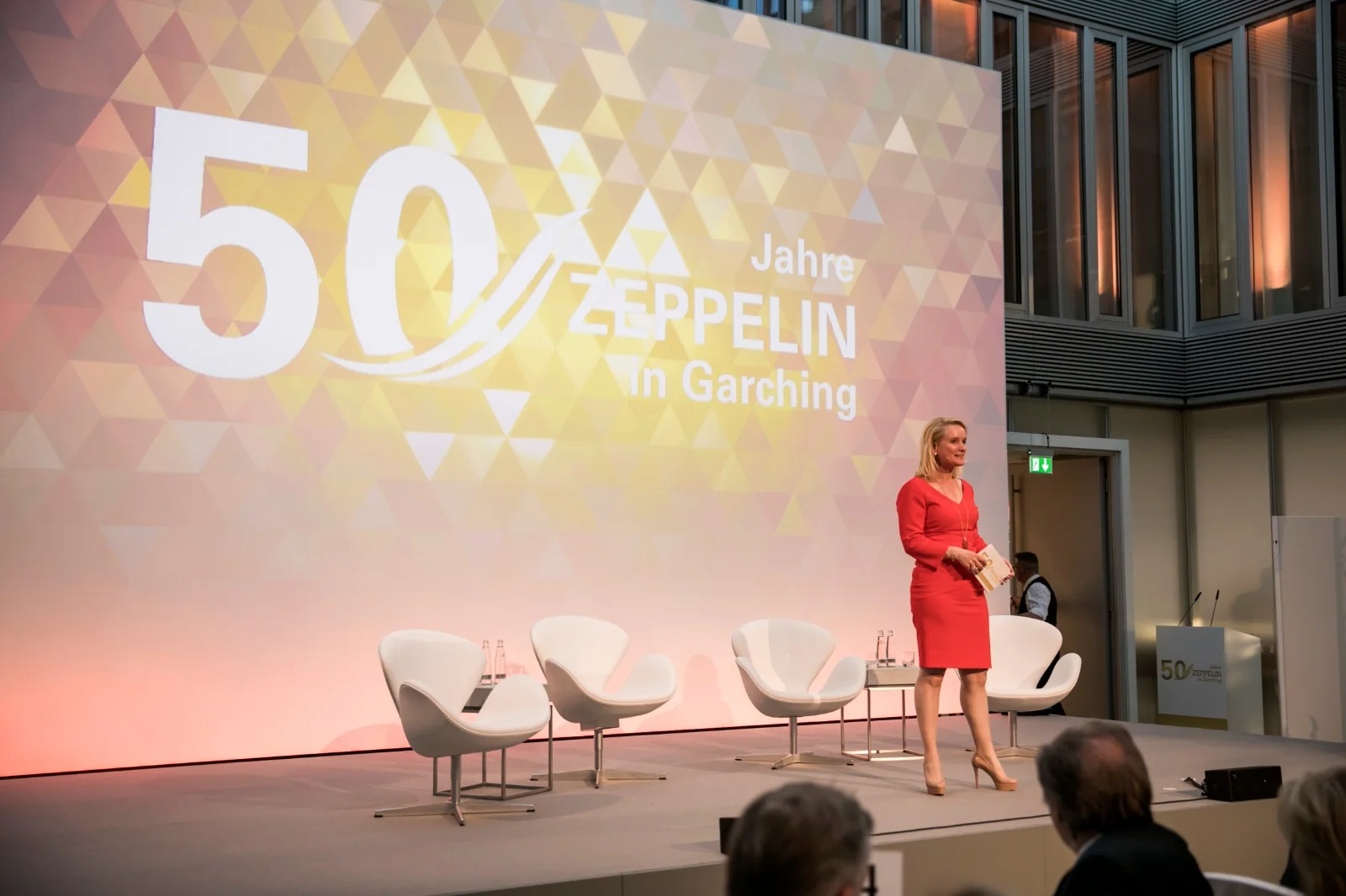 Sandra Scherzer bei einer Führungskräfteveranstaltung